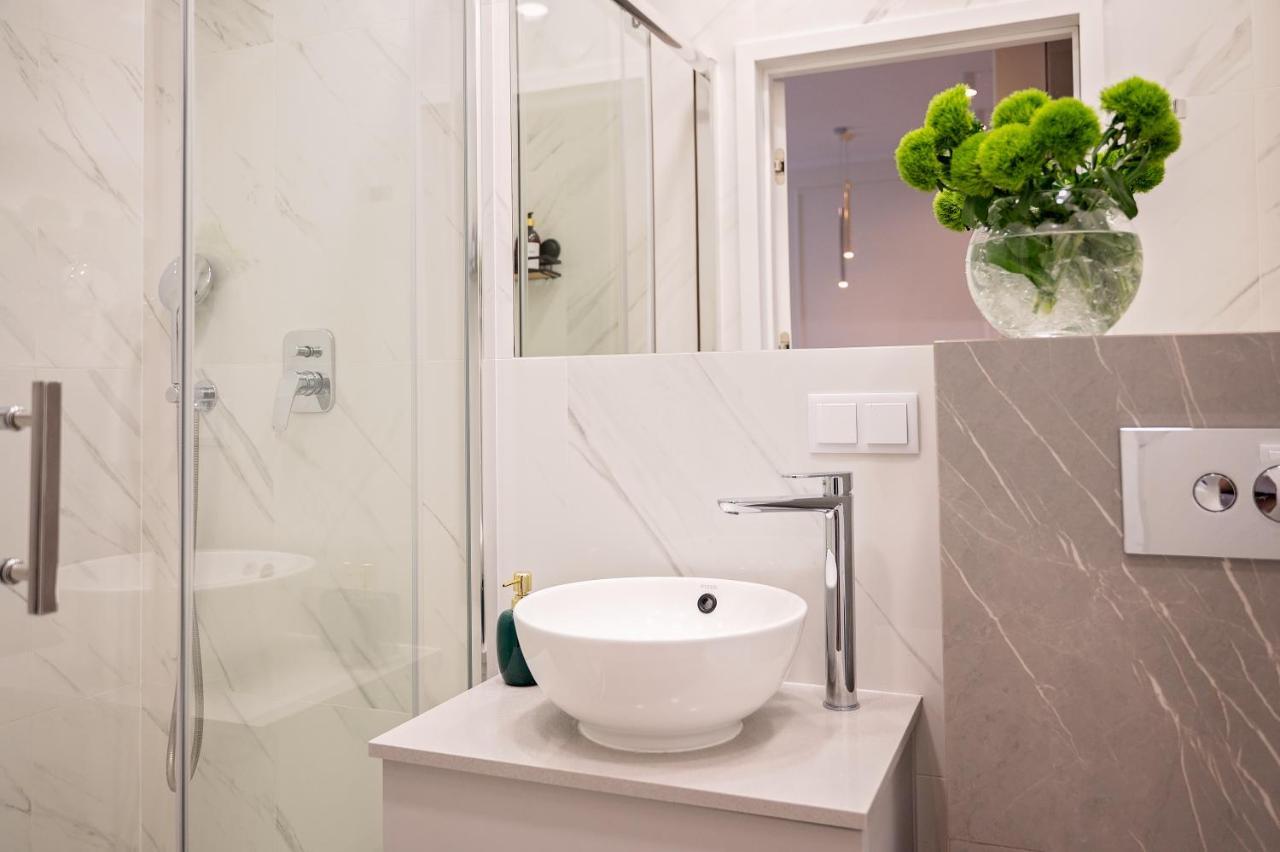 Mennica Residence - Grzybowska 43A Varsó Kültér fotó