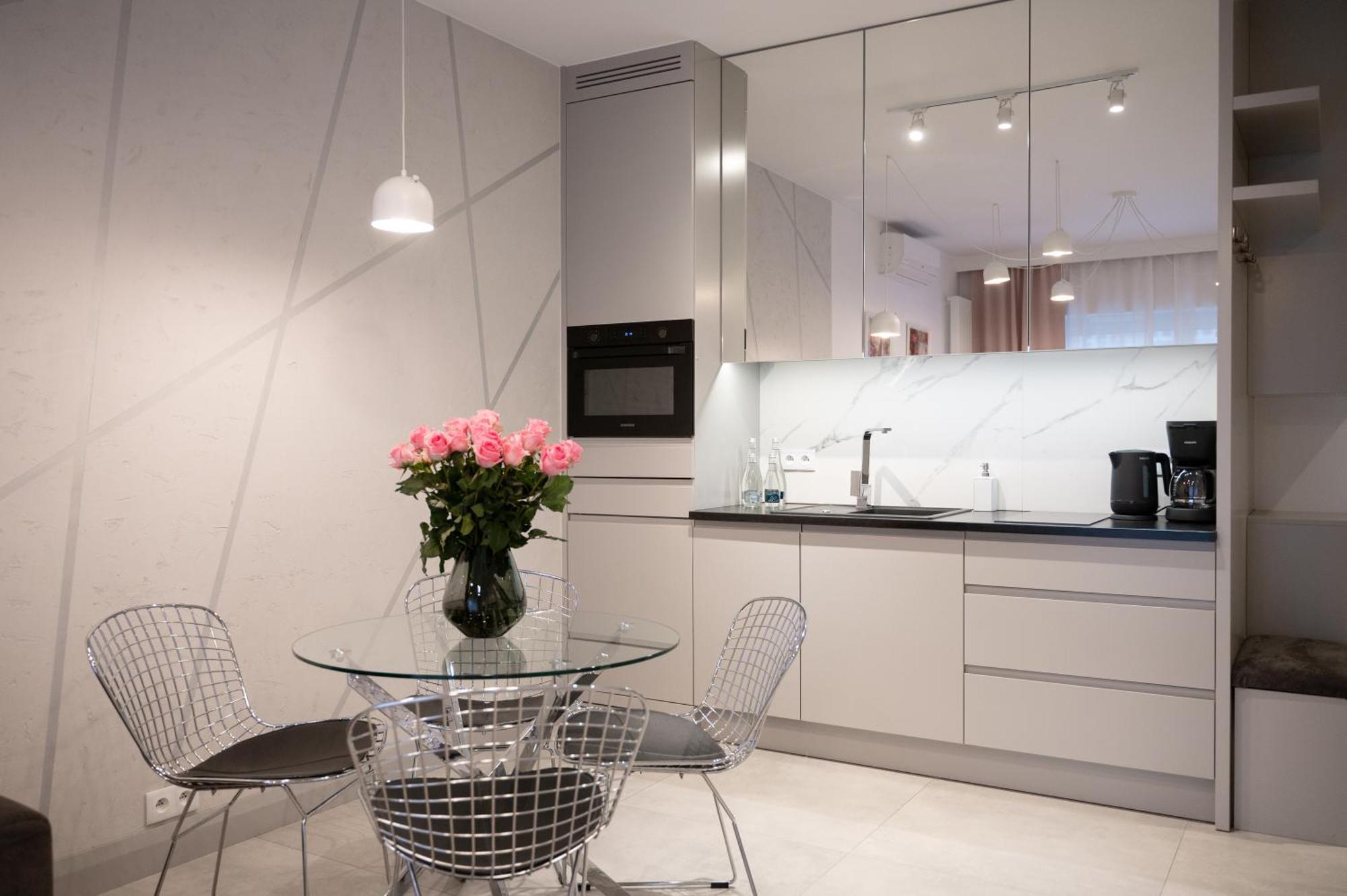 Mennica Residence - Grzybowska 43A Varsó Kültér fotó